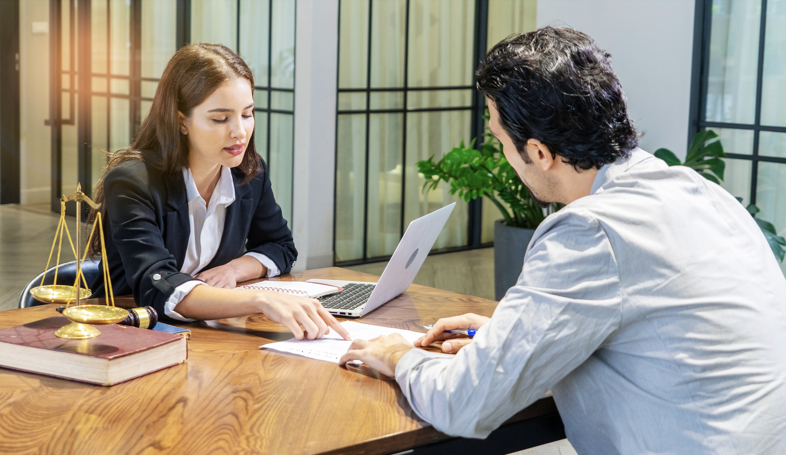 Legal consultation in a modern law office